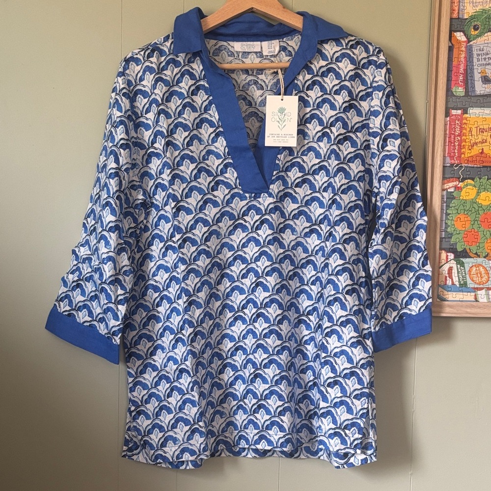 NWT Sigrid Olsen Blue and White Scallop Print Top
